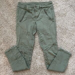 Women AE olive green bottoms